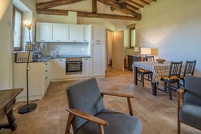 Cottage Monti Pet Friendly Shared Pool