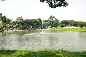 Lush Lakeside - Citra Luxury Apartments