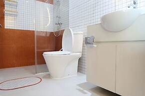 Lush Lakeside - Citra Luxury Apartments