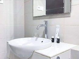 Lush Lakeside - Citra Luxury Apartments