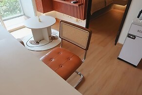 Lush Lakeside - Citra Luxury Apartments