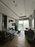 Lush Lakeside - Citra Luxury Apartments