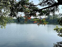 Lush Lakeside - Citra Luxury Apartments