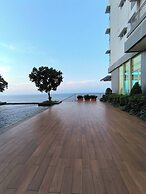 Green Sedayu Apartment by Emily