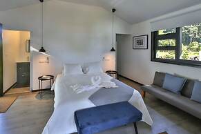 Sublime Tahiti Beach Retreat