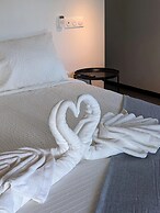 Sublime Tahiti Beach Retreat