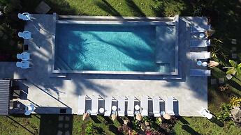 Sublime Tahiti Beach Retreat