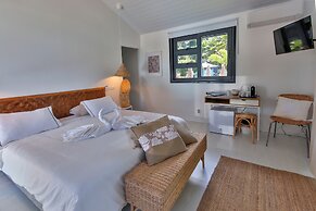 Sublime Tahiti Beach Retreat