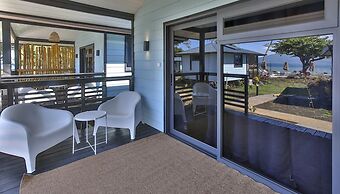 Sublime Tahiti Beach Retreat