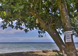 Sublime Tahiti Beach Retreat