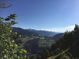 Charming Apartment in Goldegg, Austria - Mountain Views & Private Entr
