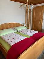 Charming Apartment in Goldegg, Austria - Mountain Views & Private Entr