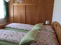 Charming Apartment in Goldegg, Austria - Mountain Views & Private Entr