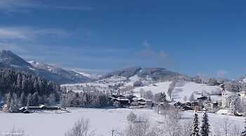 Charming Apartment in Goldegg, Austria - Mountain Views & Private Entr