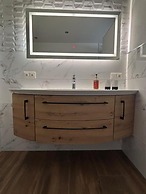 Charming Apartment in Goldegg, Austria - Mountain Views & Private Entr