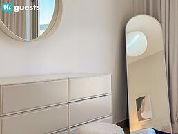 HiGuests - La Rive Classy 2BR & Balcony