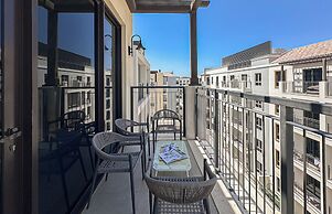 HiGuests - La Rive Classy 2BR & Balcony