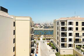 HiGuests - La Rive Classy 2BR & Balcony