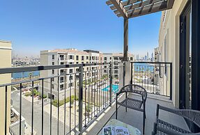 HiGuests - La Rive Classy 2BR & Balcony