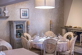 Rahoni Cronwell By Diomedes Group