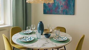 Aurora Living – 15 Min Airport | Business Design Apartments