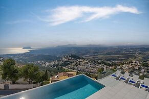 Villa Madi in Cumbre del Sol