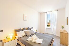 KHL apartments