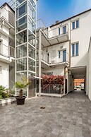 KHL apartments