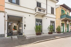 KHL apartments