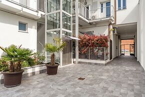KHL apartments