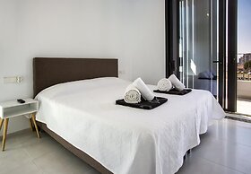 Villa Clem in Calp With 4 Bedrooms and 3 Bathrooms