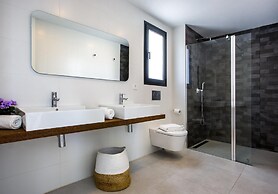 Villa Clem in Calp With 4 Bedrooms and 3 Bathrooms