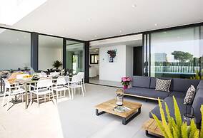 Villa Clem in Calp With 4 Bedrooms and 3 Bathrooms