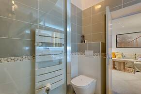 Two Levels Apt In Historical Building