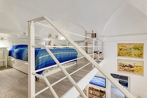 Two Levels Apt In Historical Building
