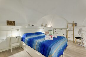 Two Levels Apt In Historical Building