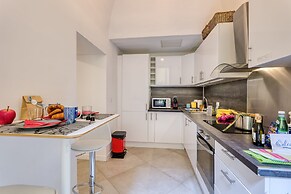Two Levels Apt In Historical Building