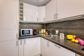 Two Levels Apt In Historical Building