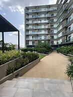 Lennox Luxury Suites by Cozy