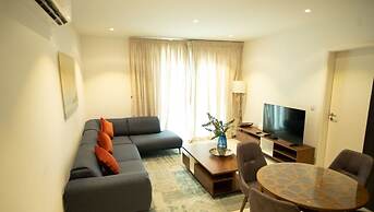 Lennox Luxury Suites by Cozy