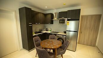 Lennox Luxury Suites by Cozy