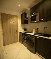 Lennox Luxury Suites by Cozy