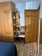 Housesleeps6-parking-garden-fireplace-bbq-patio-ac