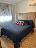 Housesleeps6-parking-garden-fireplace-bbq-patio-ac