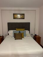Housesleeps6-parking-garden-fireplace-bbq-patio-ac