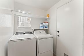 Cozy 3BR Family Home With Patio BBQ Grill Close to Casinos and Shops