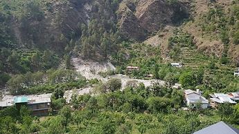 Tirthan Villa Resort