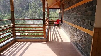 Tirthan Villa Resort