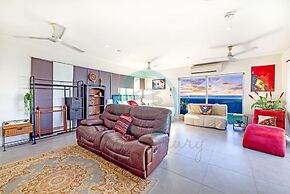 The Lava Lounge Panoramic Rooftop Holiday Retreat