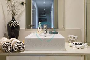 The Lava Lounge Panoramic Rooftop Holiday Retreat